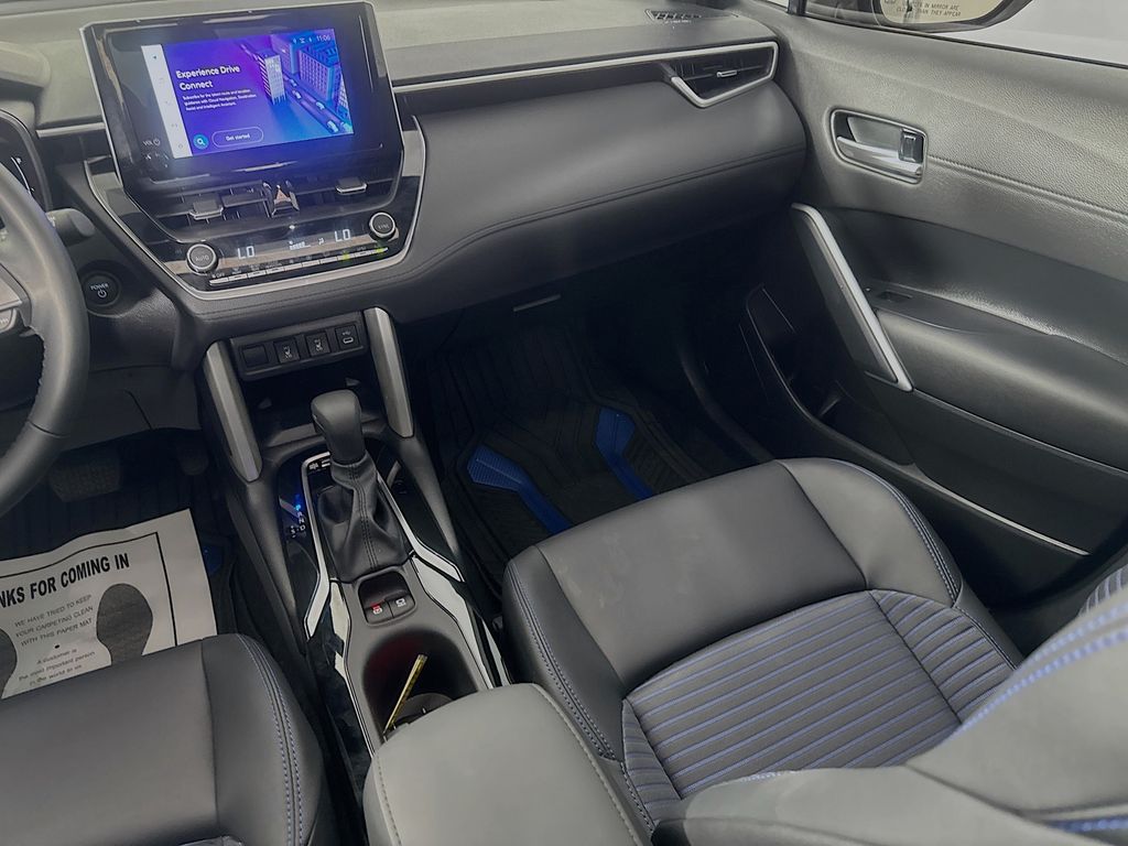 Used Car 2024 Toyota Corolla Cross  Hybrid Xse For Sale Under $35,000 In Austin, Texas