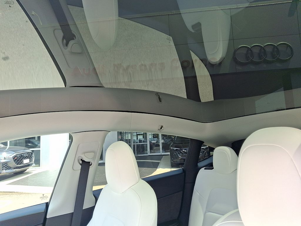 Thumbnail: 2022 Tesla Model Y - 14