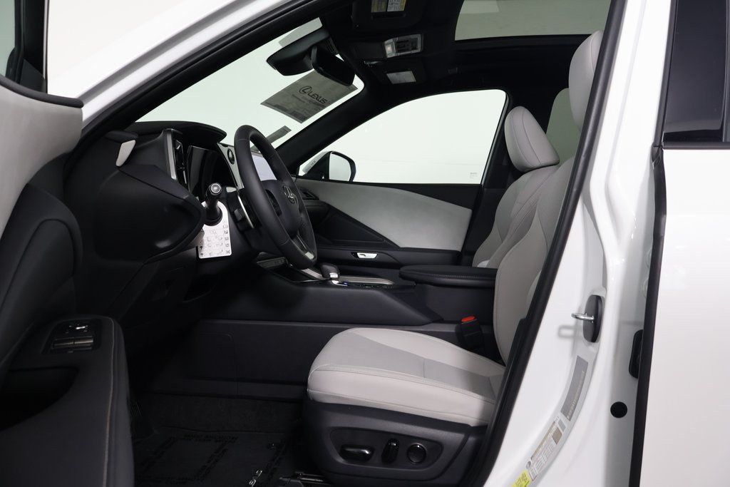 Thumbnail: 2026 Lexus TX - 5