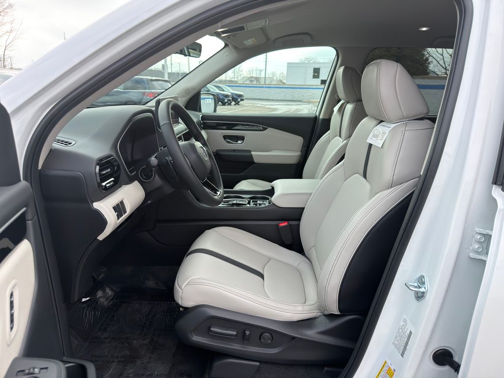 Thumbnail: 2026 Honda Pilot - 17