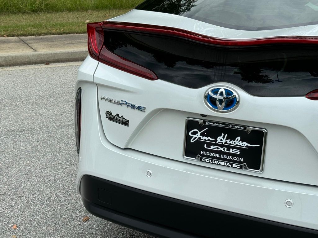 2021 Toyota Prius Prime Limited 14