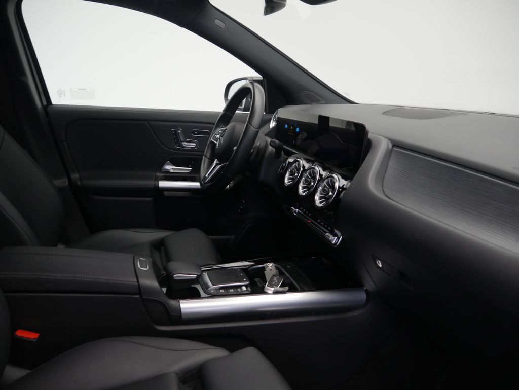 Thumbnail: 2023 Mercedes-Benz GLA - 28