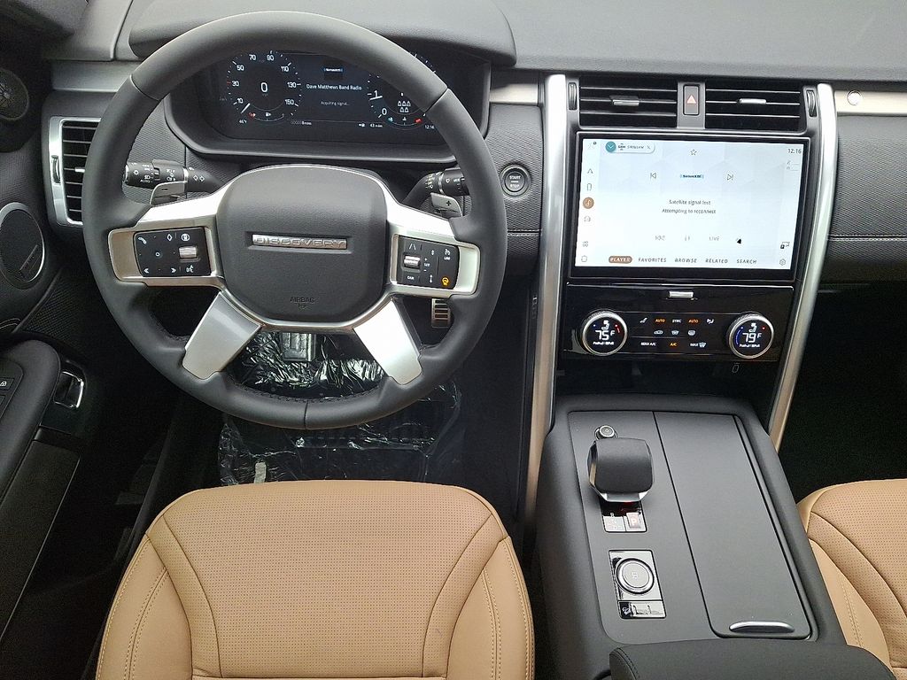 Thumbnail: 2026 Land Rover Discovery - 8