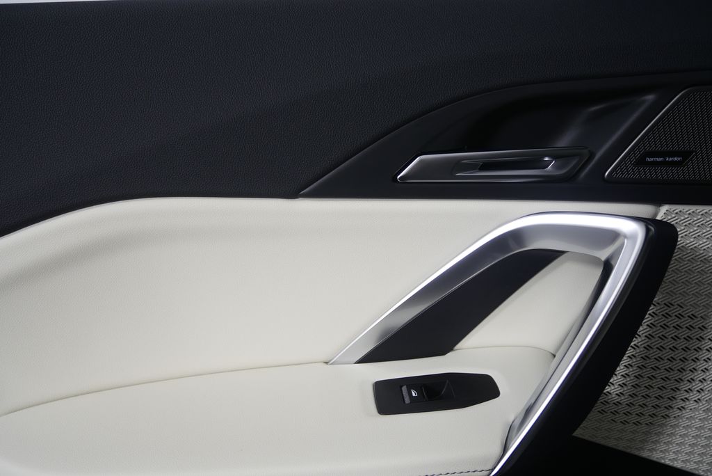 Thumbnail: 2026 BMW X1 - 13