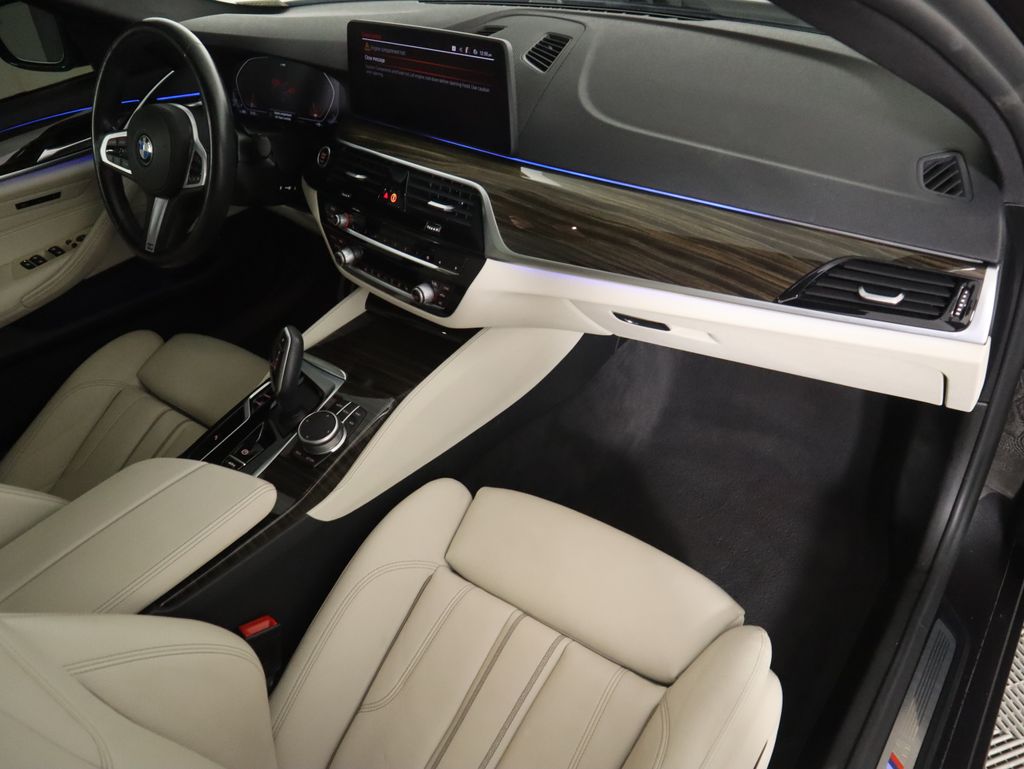 Thumbnail: 2021 BMW 5 Series - 18