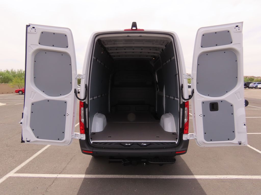 Thumbnail: 2025 Mercedes-Benz Sprinter - 29