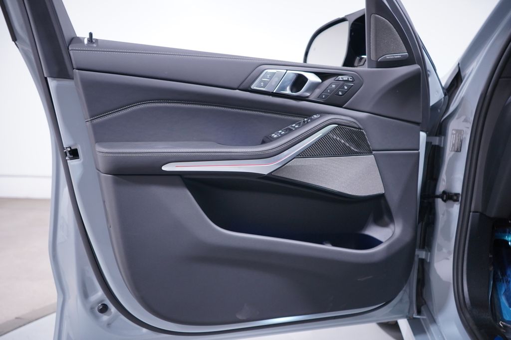 Thumbnail: 2027 BMW X7 - 18