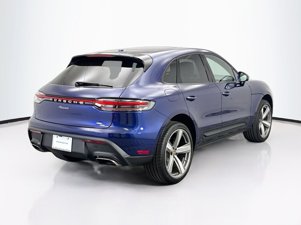 Thumbnail: 2026 Porsche Macan - 7