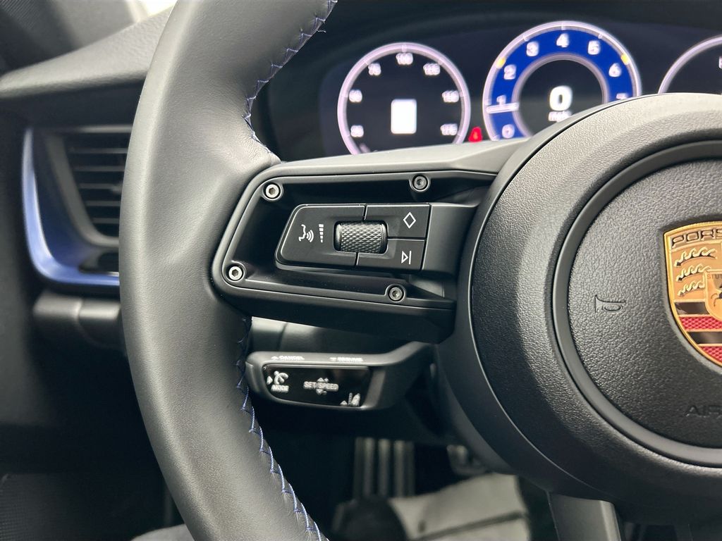 Thumbnail: 2025 Porsche 911 - 11