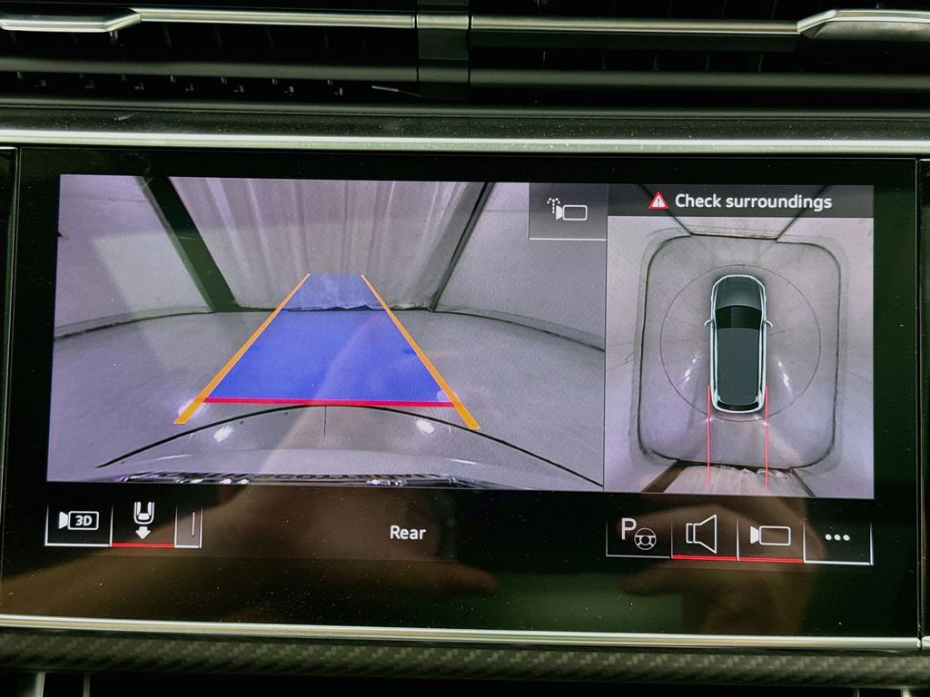 Thumbnail: 2026 Audi SQ7 - 15