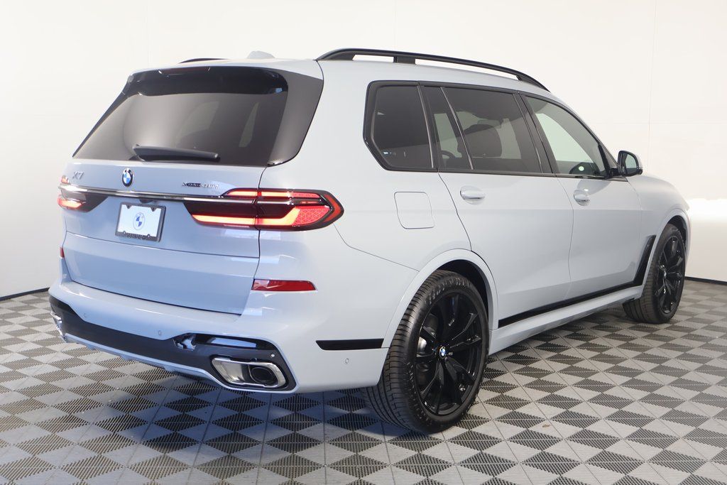 2025 BMW X7 xDrive40i 2