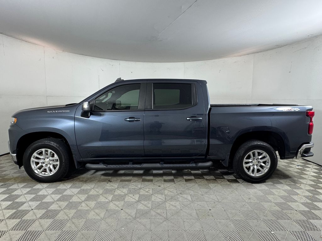 2021 Shadow Gray Metallic Chevrolet Silverado 1500 LT 4X4 Truck