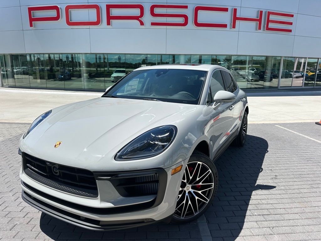 Thumbnail: 2025 Porsche Macan - 1