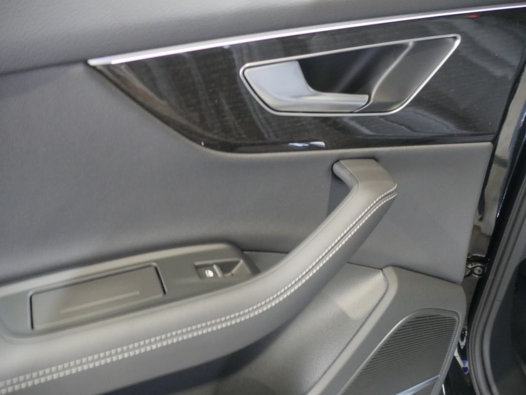 Thumbnail: 2026 Audi Q7 - 20