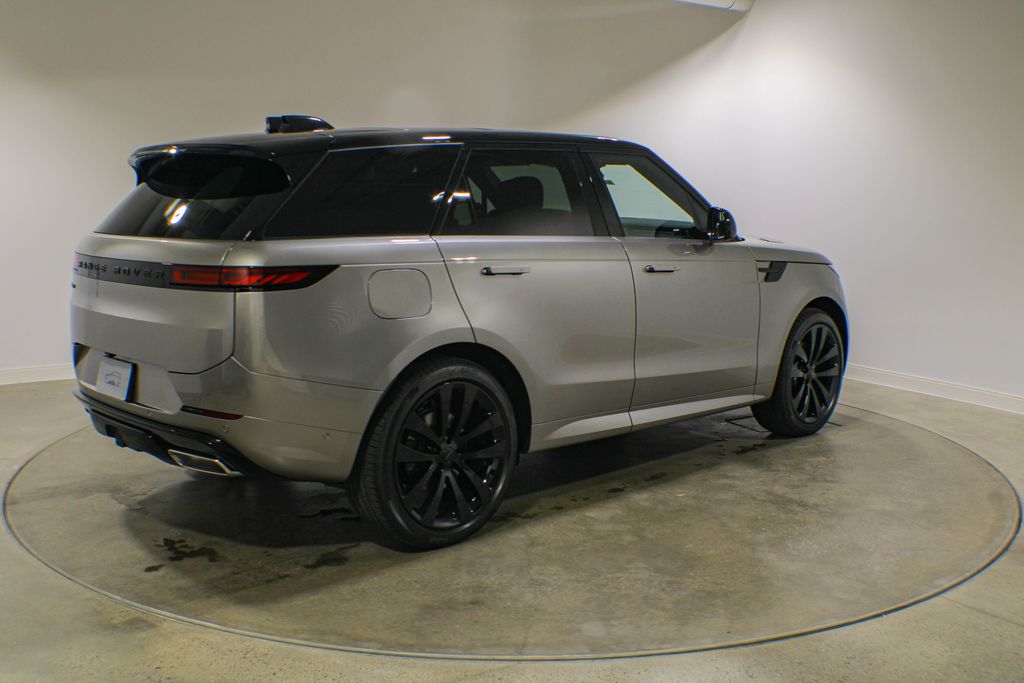 New 2026 Silver Land Rover Dynamic SE image 6