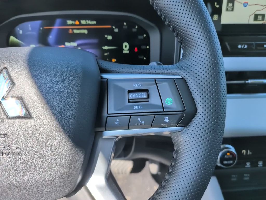 New 2026 White Mitsubishi SE image 23