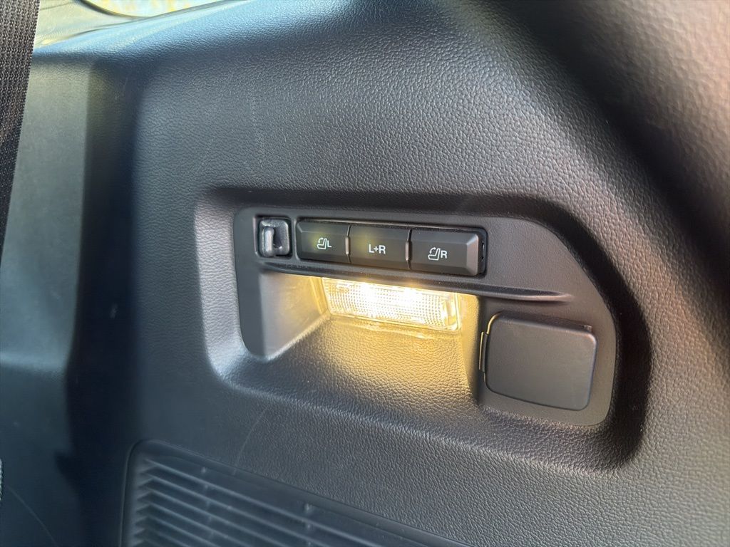 Thumbnail: 2025 Ford Explorer - 24