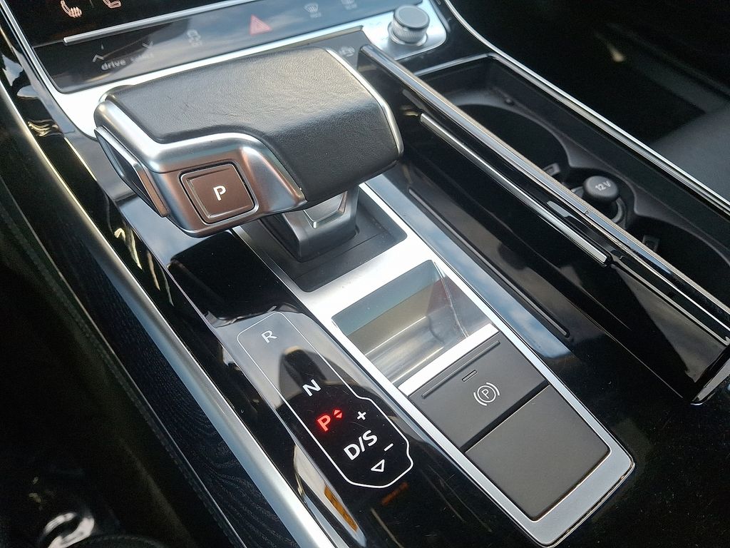 Thumbnail: 2021 Audi A8 - 15