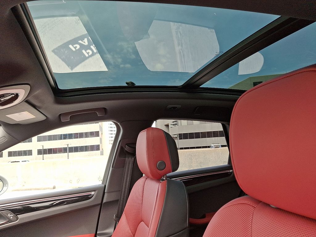 Thumbnail: 2026 Porsche Macan - 15