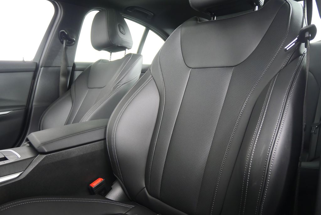 2024 BMW 3 Series 330i 10