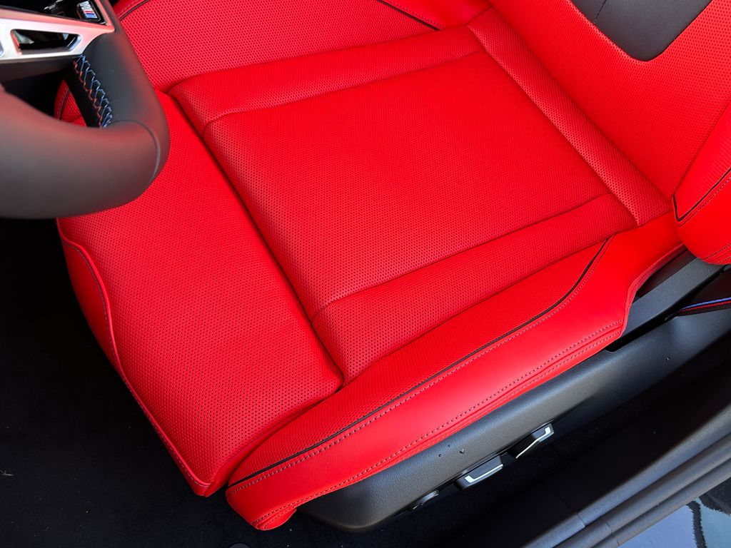 Thumbnail: 2026 BMW M5 - 15