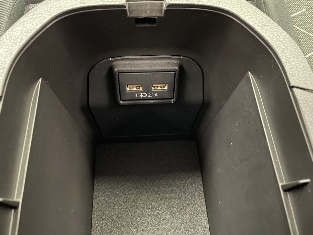 2021 Toyota RAV4 XLE 30