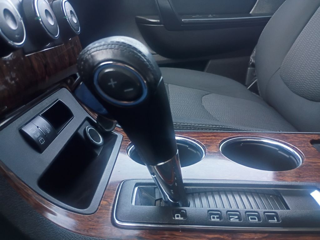 Used Car 2013 Chevrolet Traverse  Lt For Sale Under $10,000 In Austin, Texas