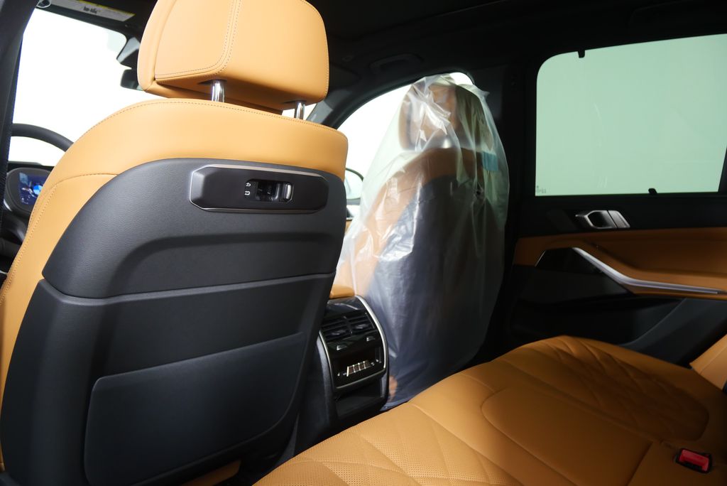 Thumbnail: 2026 BMW X5 - 17