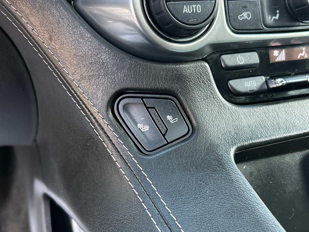 Thumbnail: 2018 Chevrolet Suburban - 12