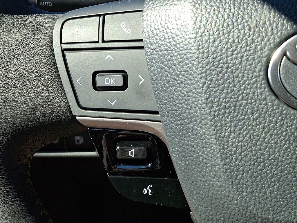 Thumbnail: 2025 Toyota Camry - 22