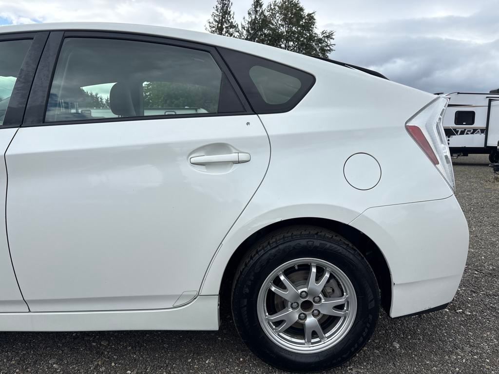 2010 Super White Toyota Prius II FWD Hatchback
