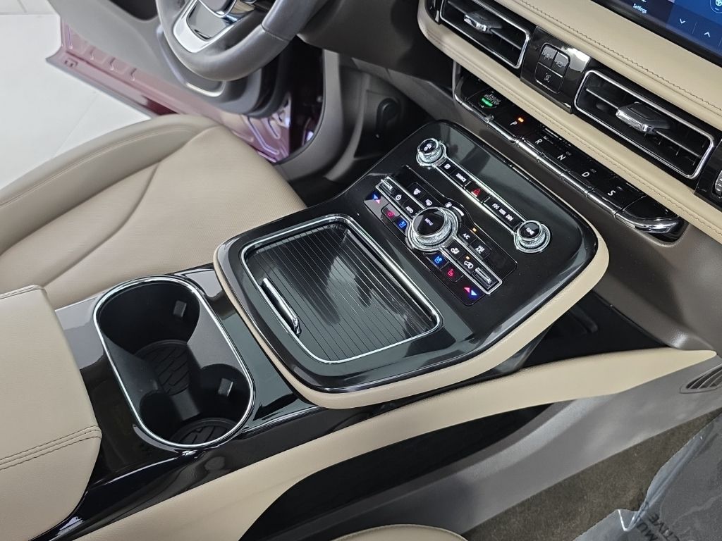 Thumbnail: 2022 Lincoln Nautilus - 15