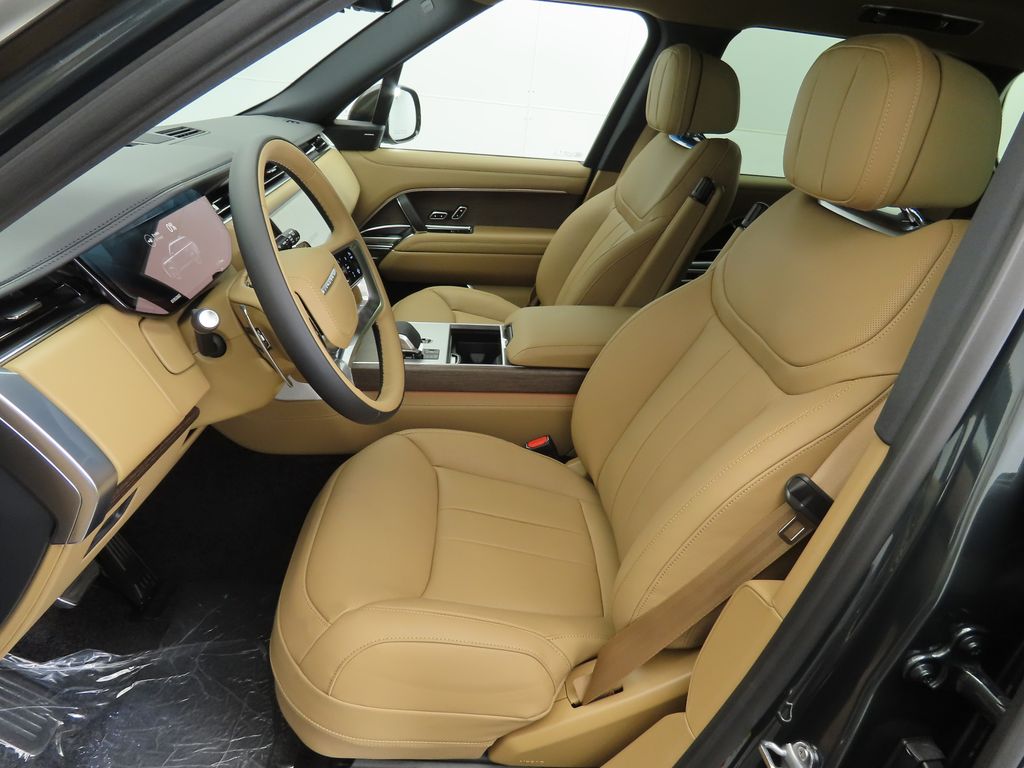 2025 Land Rover Range Rover SE 19