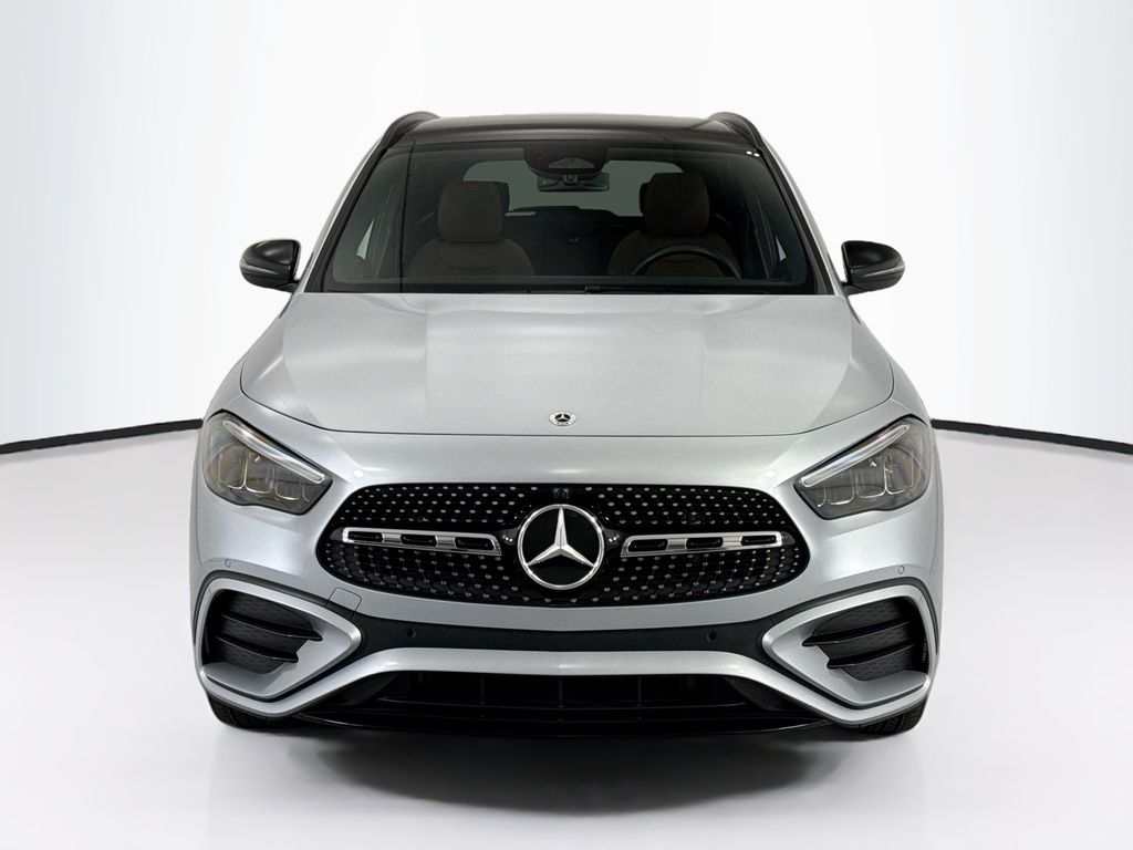Used 2025 Silver Mercedes-Benz GLA 250 image 10