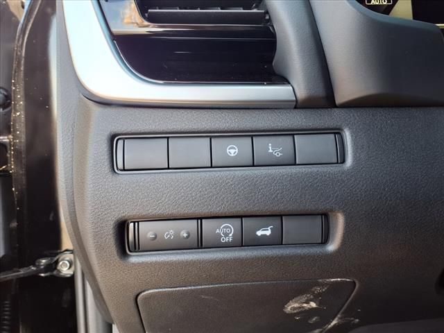 2025 Nissan Rogue SL photo