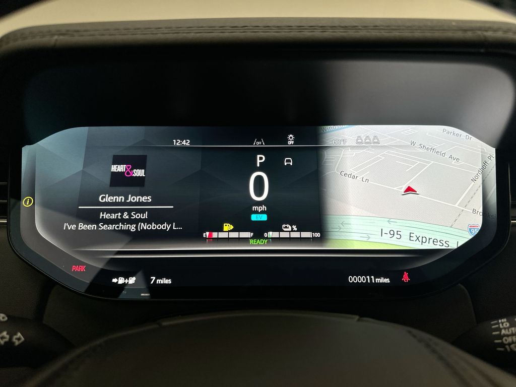 Thumbnail: 2026 Land Rover Range Rover - 23