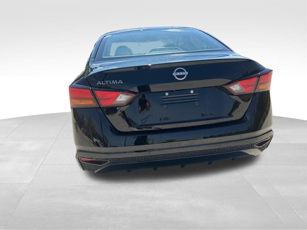 2024 Super Black Clearcoat Nissan Altima 2.5 S FWD Sedan