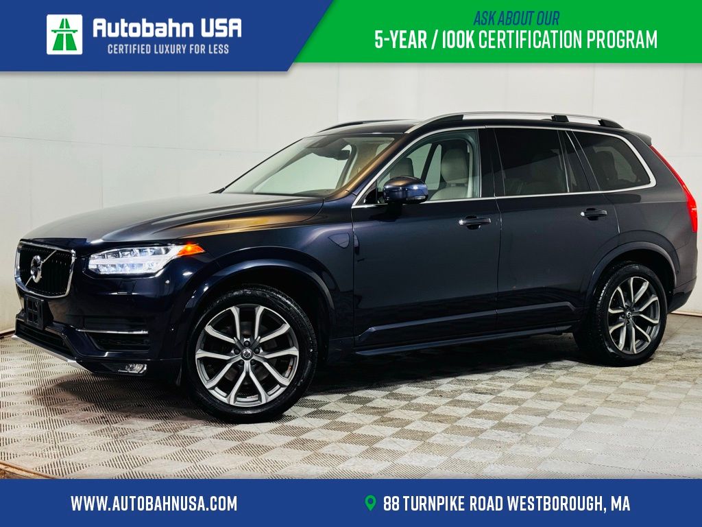 2017 Volvo XC90 T6 Momentum AWD