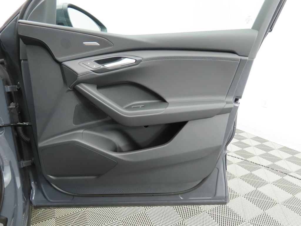 2025 Audi Q6 e-tron Premium 27