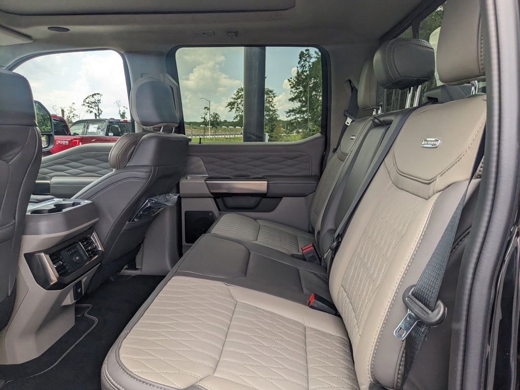 2025 Ford F-450 Super Duty Platinum