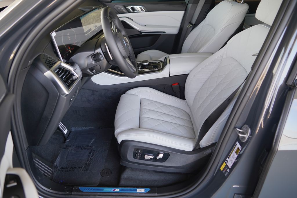 Thumbnail: 2026 BMW X5 - 10
