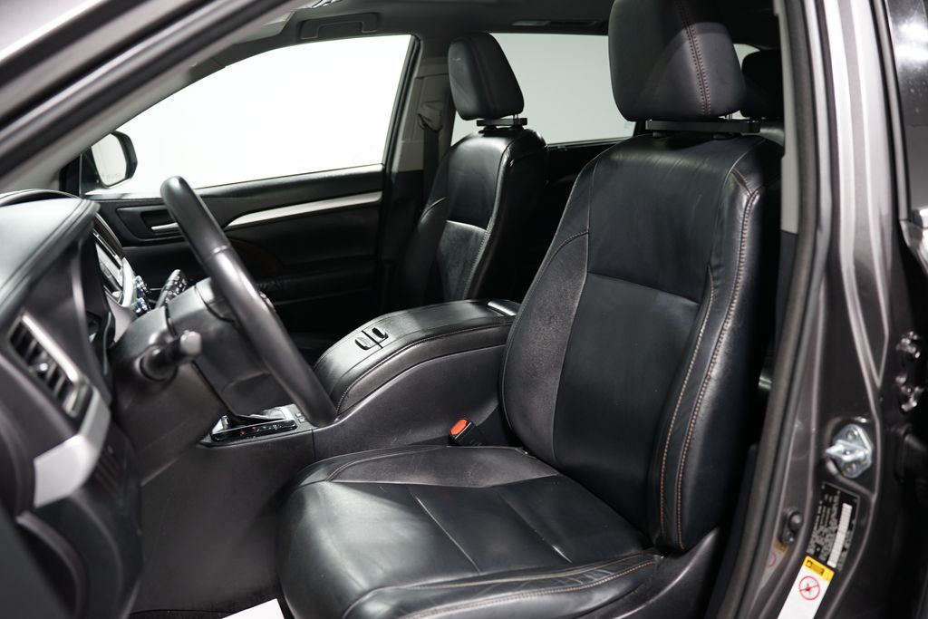 2015 Toyota Highlander XLE 25