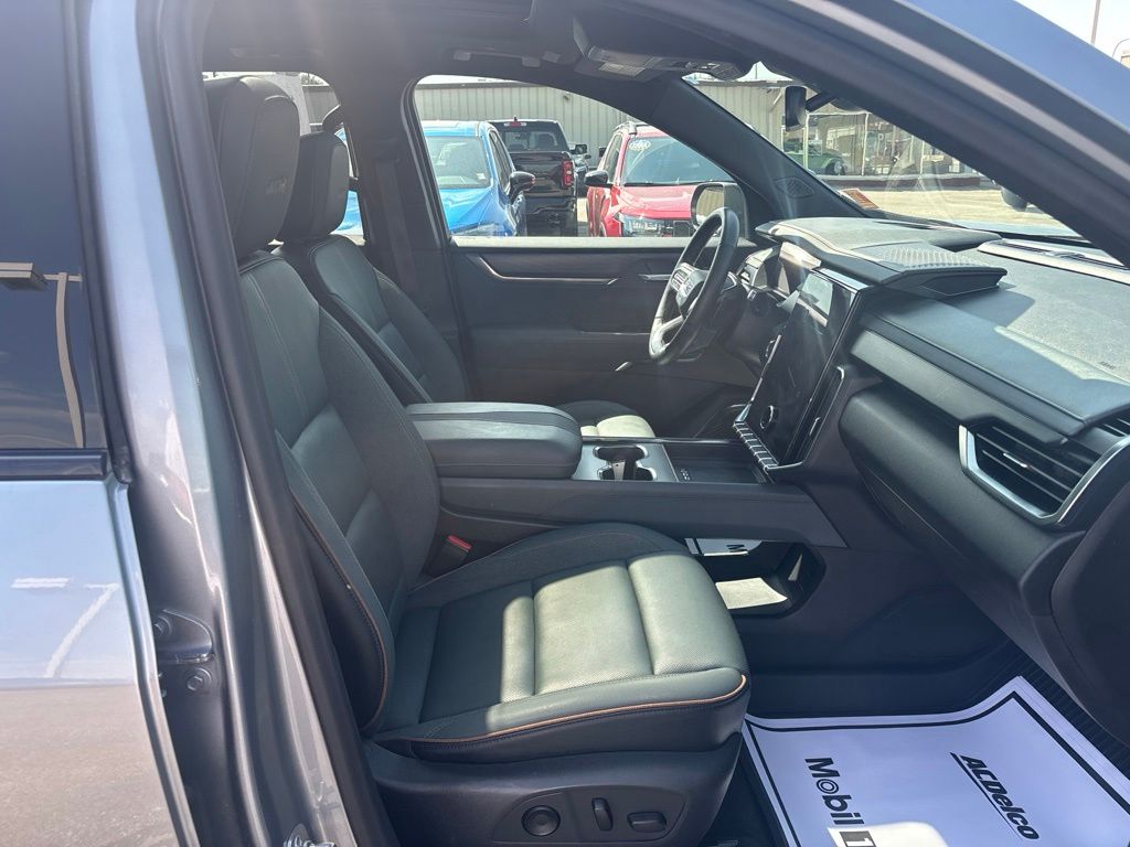 Used 2024 GMC Acadia SUV