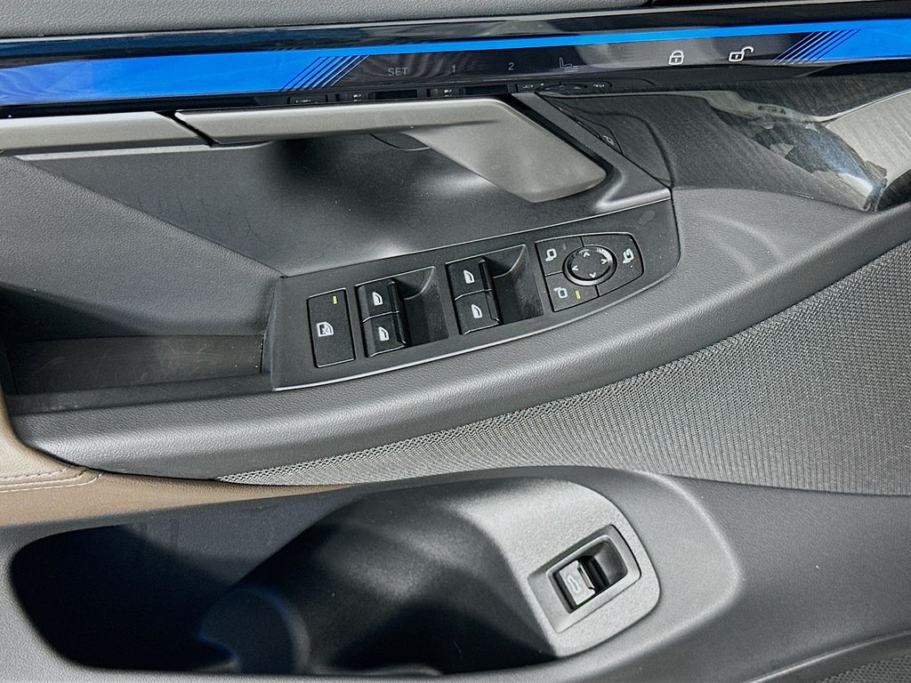 Thumbnail: 2024 BMW i5 - 18