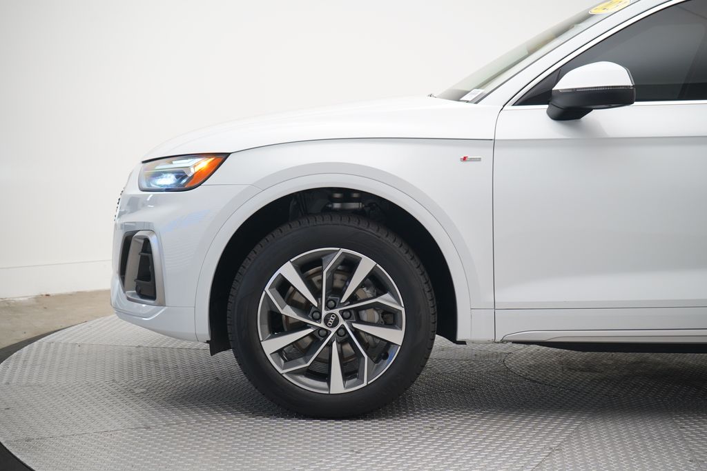 Thumbnail: 2023 Audi Q5 - 2