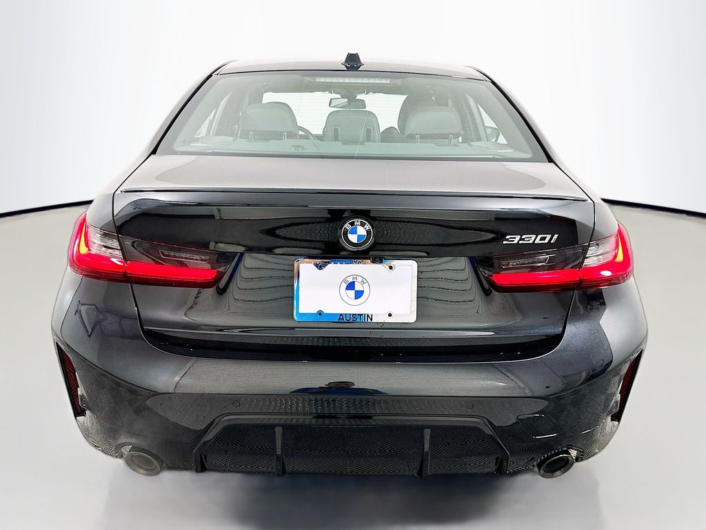 Thumbnail: 2026 BMW 3 Series - 6
