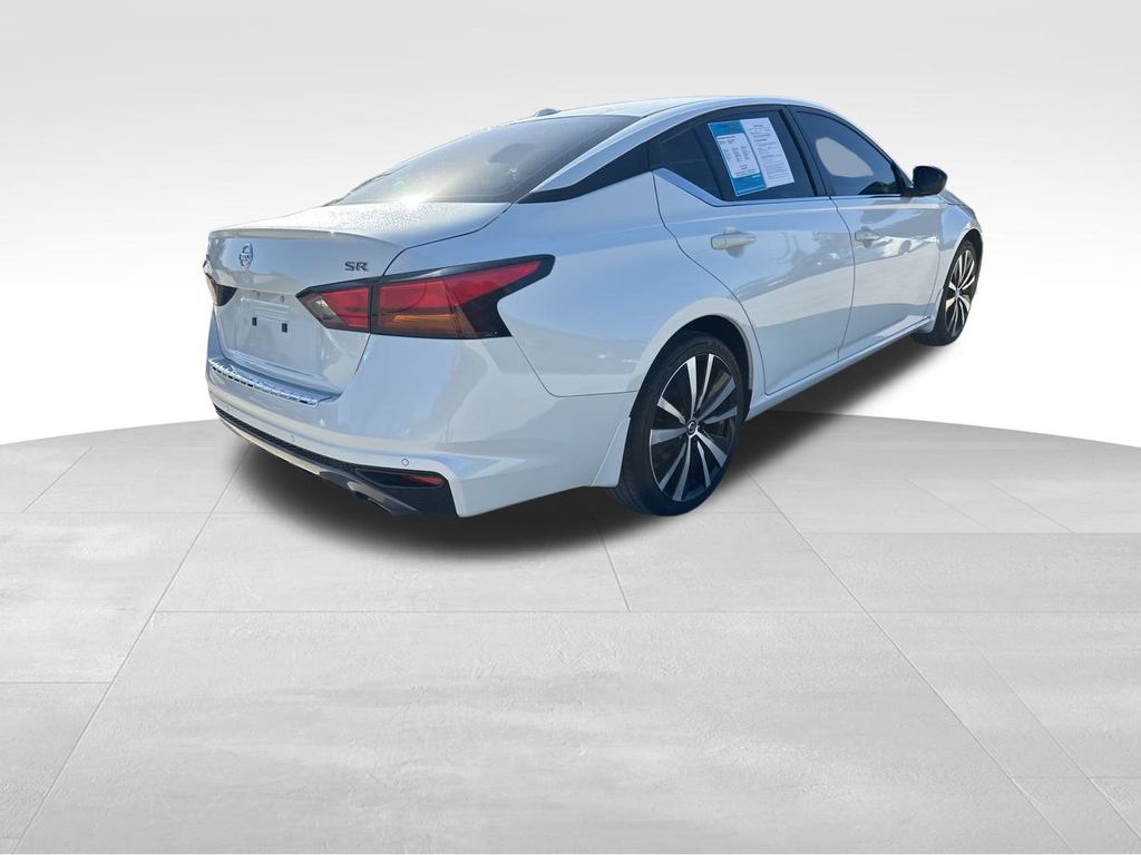 2022 Nissan Altima 2.5 SR 8