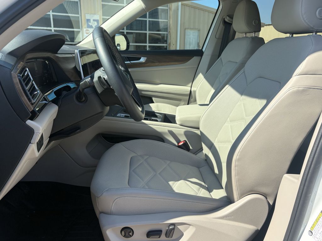 2024 Volkswagen Atlas 2.0T SE  at Big Star Chrysler Jeep Dodge Ram 