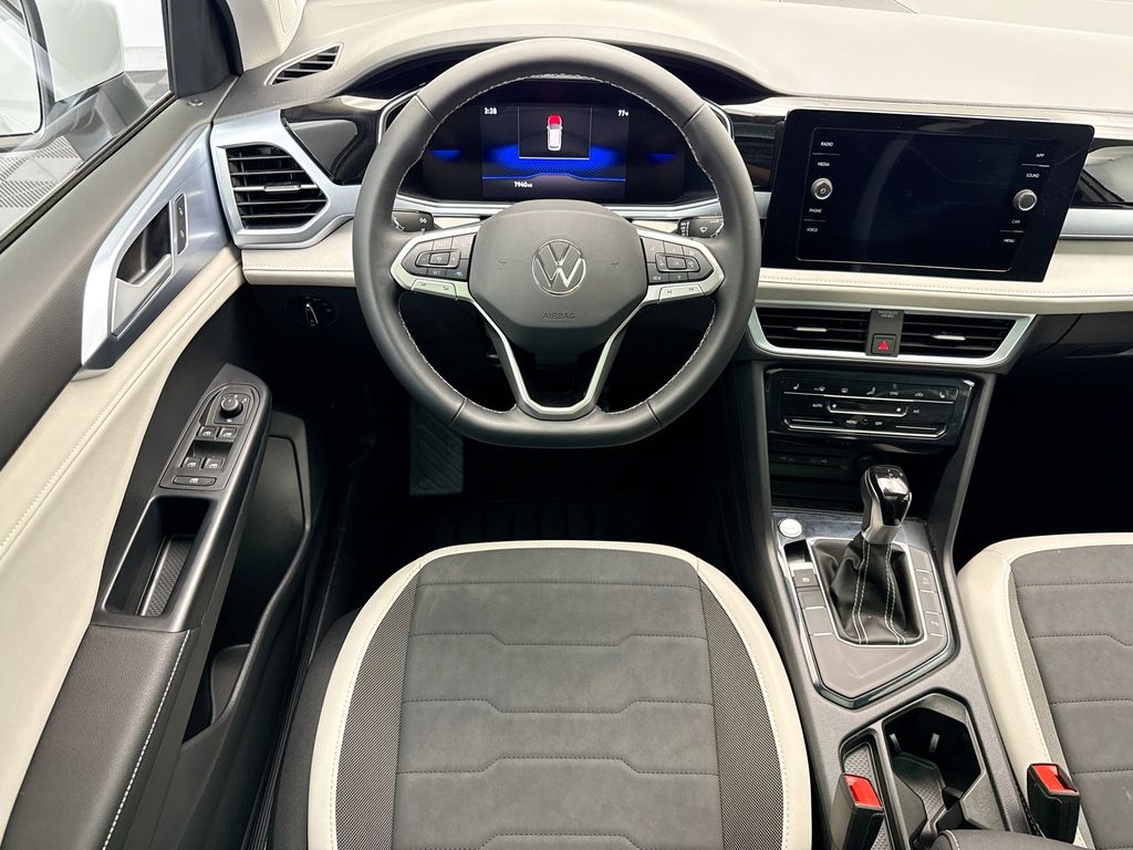 Thumbnail: 2025 Volkswagen Taos - 10