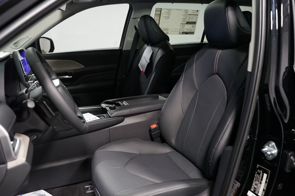 Thumbnail: 2026 Toyota Grand Highlander - 28